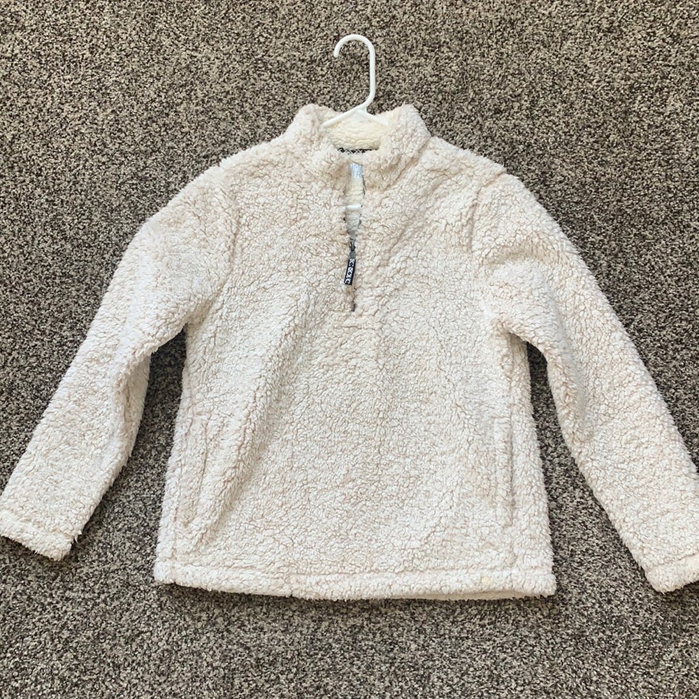 Fuzzy pullover jacket